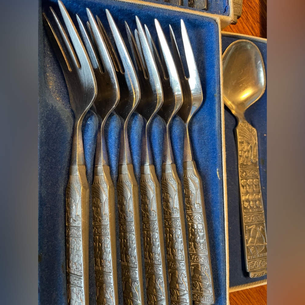 Norwegian Hardanger KONGE TINN pewter/stainless steel Viking flatware set - Picture 6 of 14